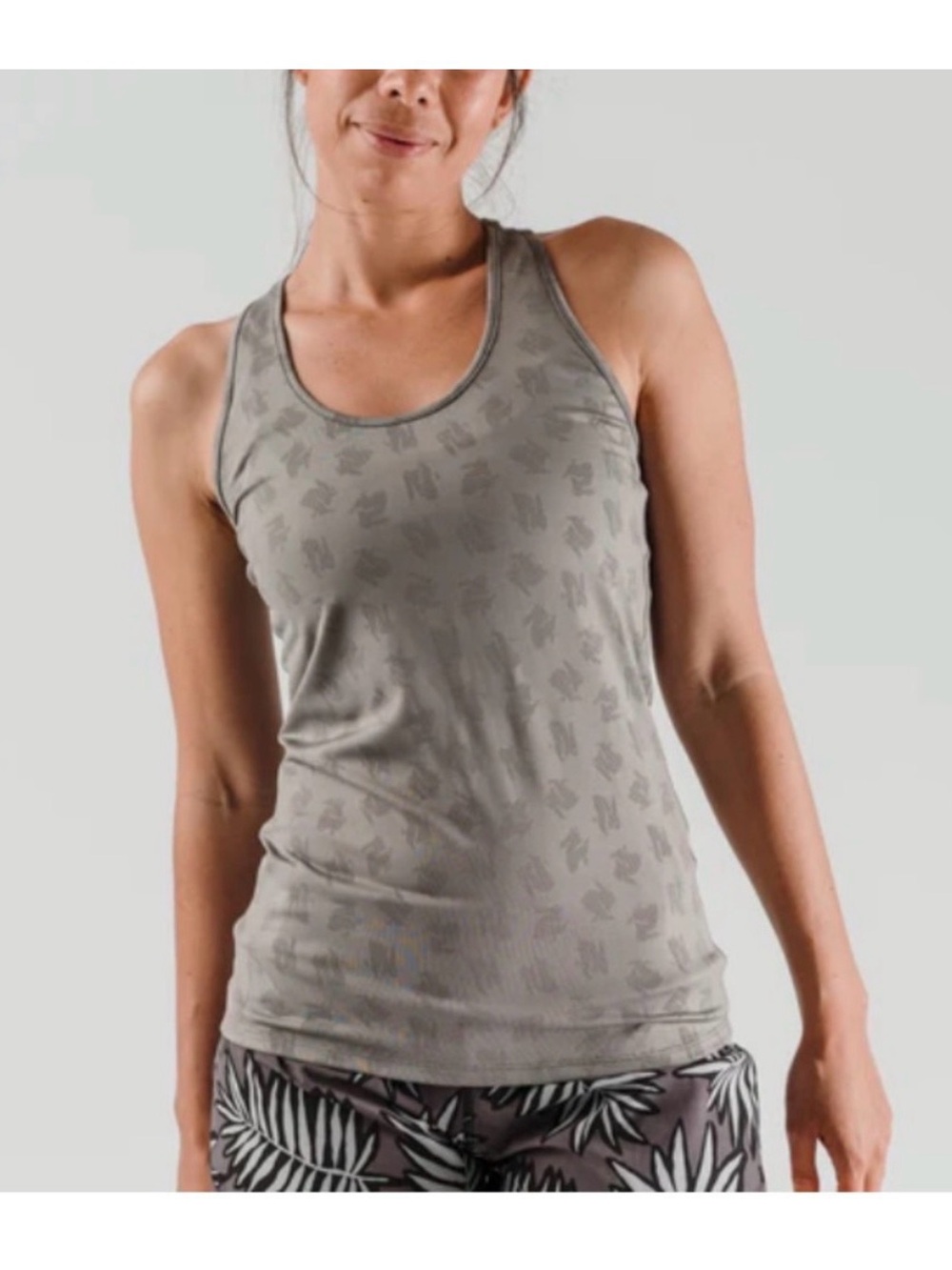 Rabbit Running Frost Gray Bunny Hop Tank Top Size Small